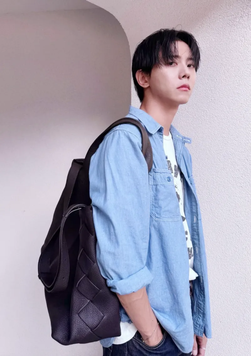 주우재 가방, 주우재 토트백, 주우재 보테가베네타, 보테가베네타 라지 디아고, 보테가 남자 가방, 남자 명품 가방 추천, 남자 가죽 토트백, 조용한 럭셔리, quiet luxury, 인트레치아토 토트백, 보테가 신상 가방, 주우재 착장 가방, 데일리 가방 추천, 출근룩 가방, 여행용 토트백, 주우재 패션, 남자 꾸안꾸룩, 남친룩