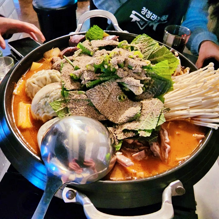2TV 생생정보 홍대 순대 만두 곱창 전골 맛집