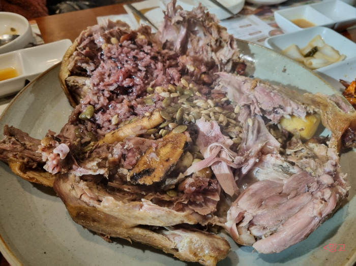 유황오리_진흙구이_속