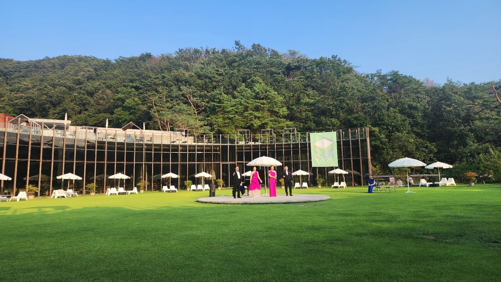 사운드 오브 사이런스 전경사진