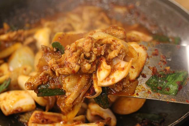 조선의 궁중 음식 기록물 &ndash; 의궤와 조리서의 가치