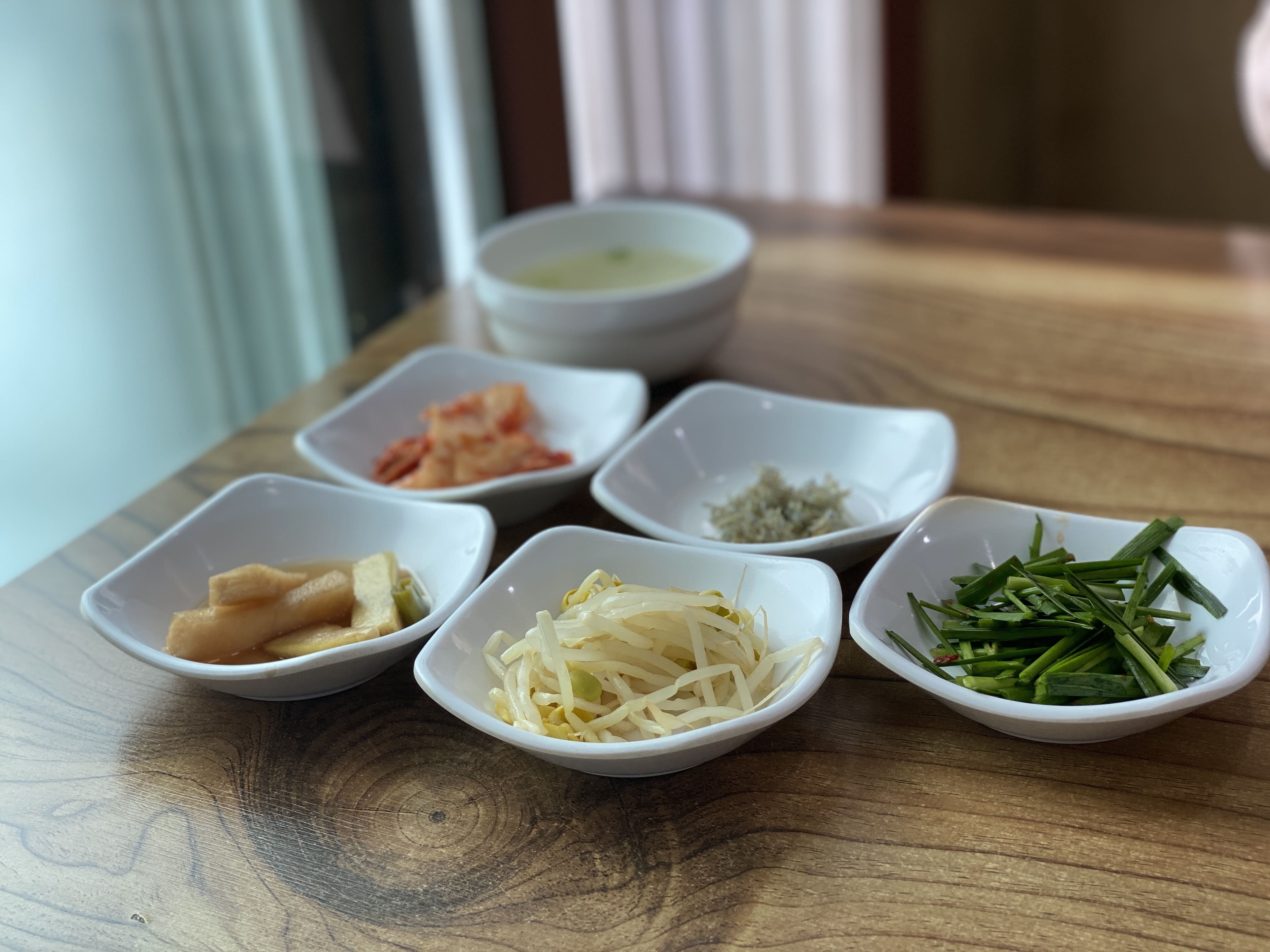 국이네-낙지볶음-밑반찬