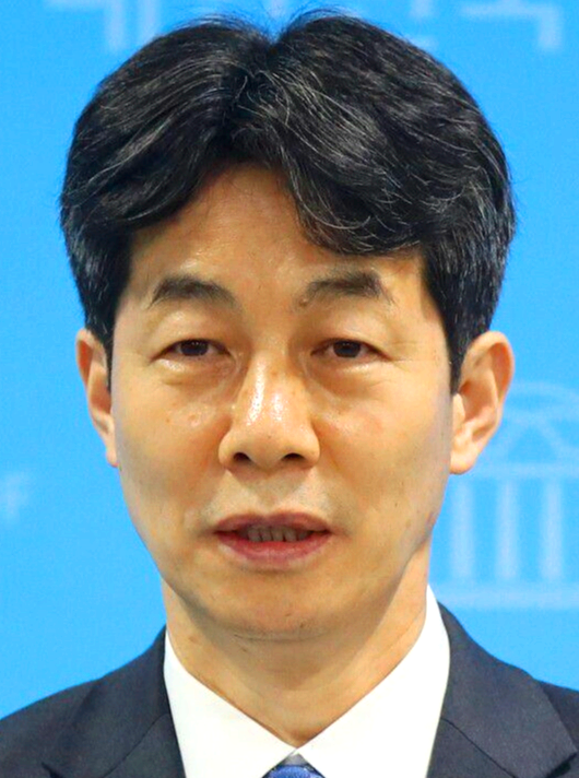 윤건영 국회의원 프로필 나이 고향 학력 재산 &amp;#124; 윤건영 김정숙 여사 인도방문 해명 이유