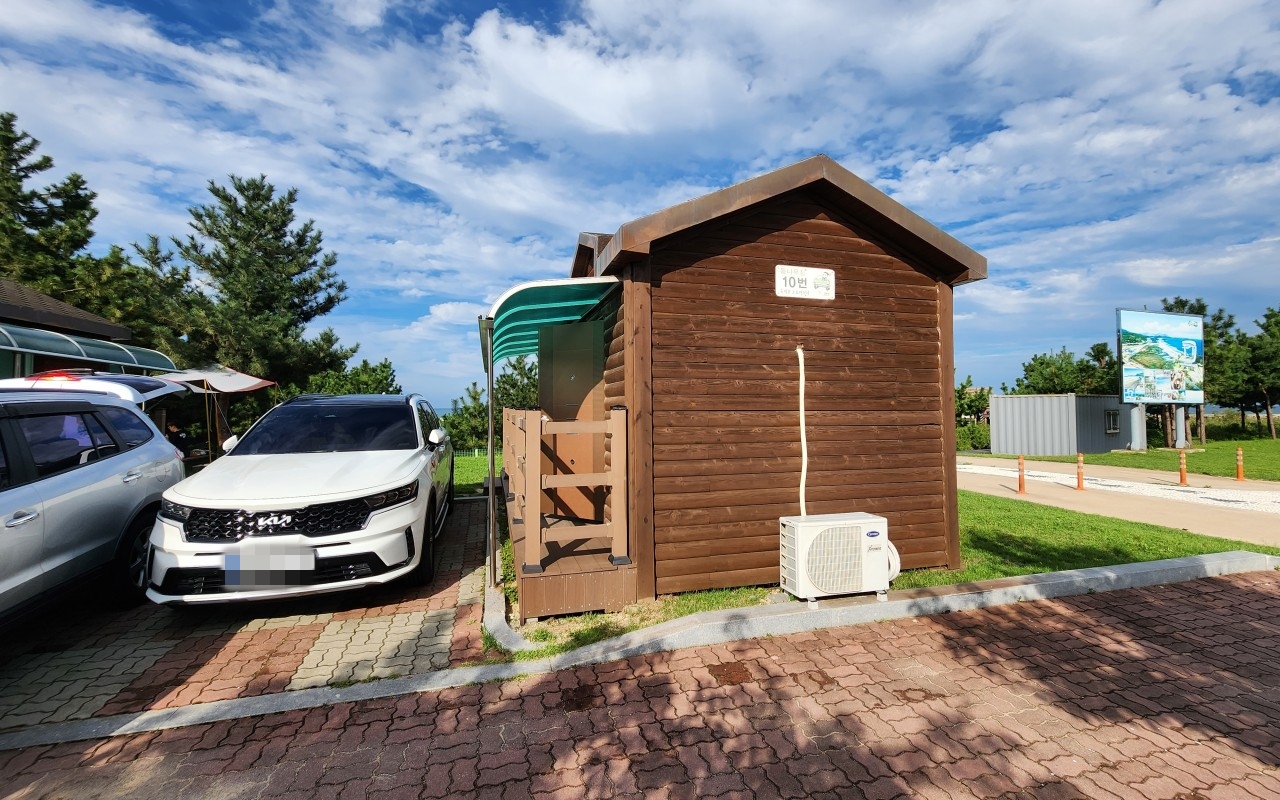 송지호 오토캠핑장 통나무집 주차