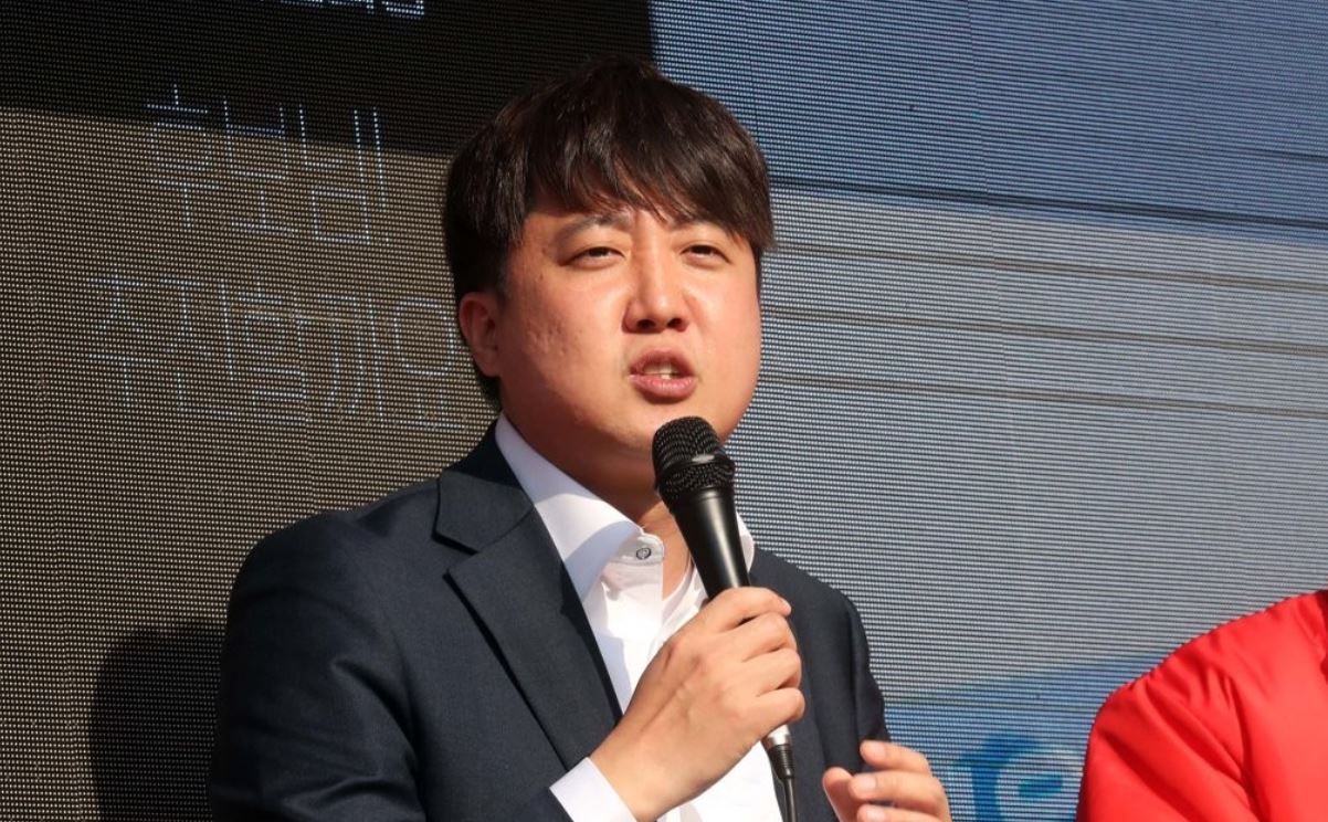 이준석