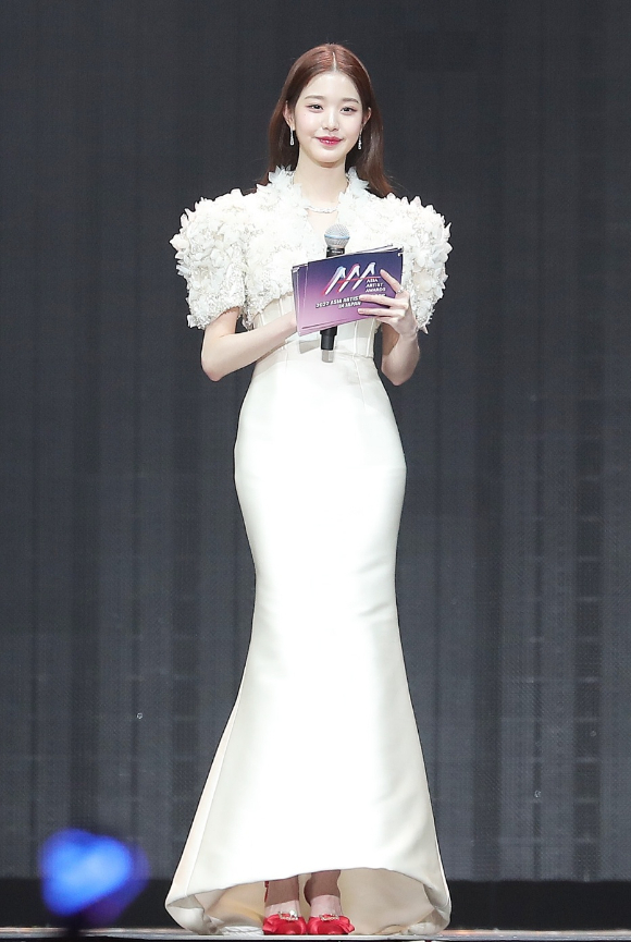 장원영이 &#39;2023 아시아 아티스트 어워즈 인 필리핀&#39; MC를 맡는다. [사진=AAA 조직위원회]