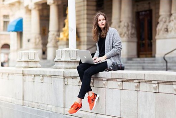 와이드팬츠, 재킷&수트, 캐주얼 데이트룩, 원피스, 라운지웨어 등에 어울리는 스니커즈