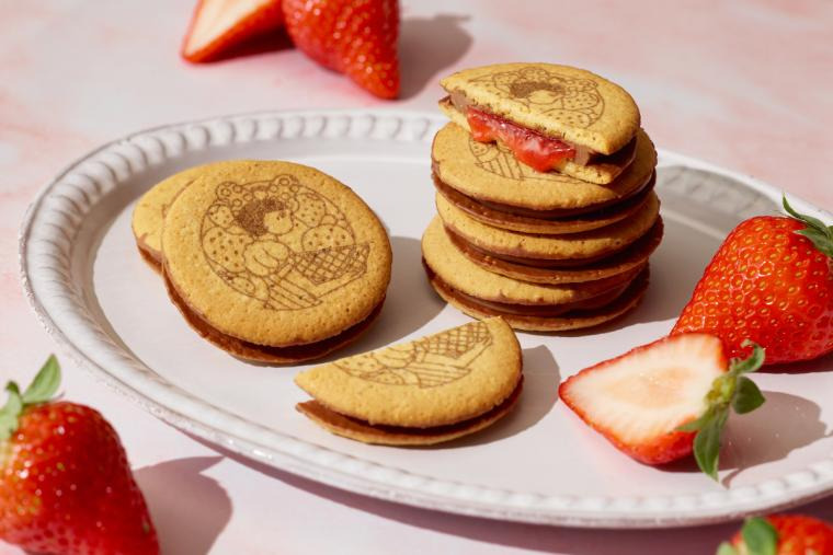 딸기샵 by FRANCAIS '딸기 밀크 샌드'