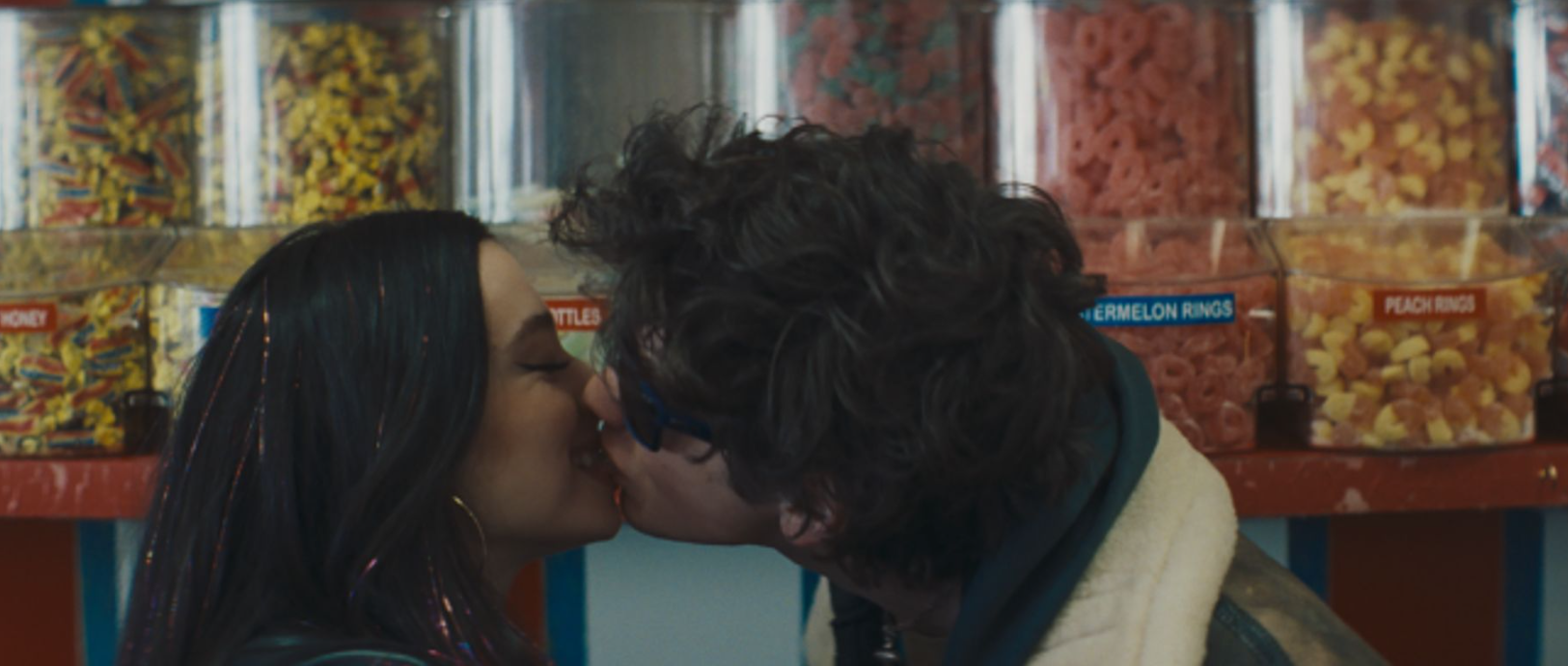 영화 아노라 관람평 후기