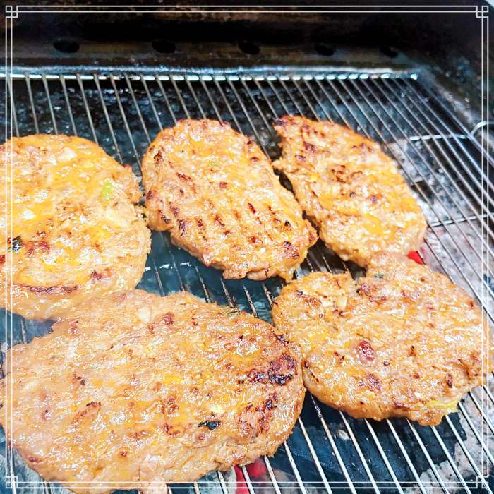 가볼만한 곳, 충북 단양 맛집 밀키트, 전국 택배 주문 가능, 숯불 직화 마늘떡갈비