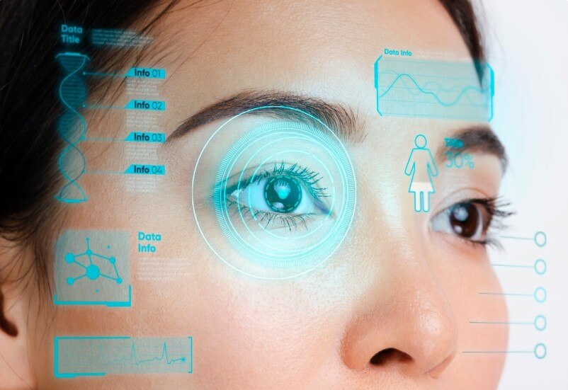 눈 검사 중인 여성