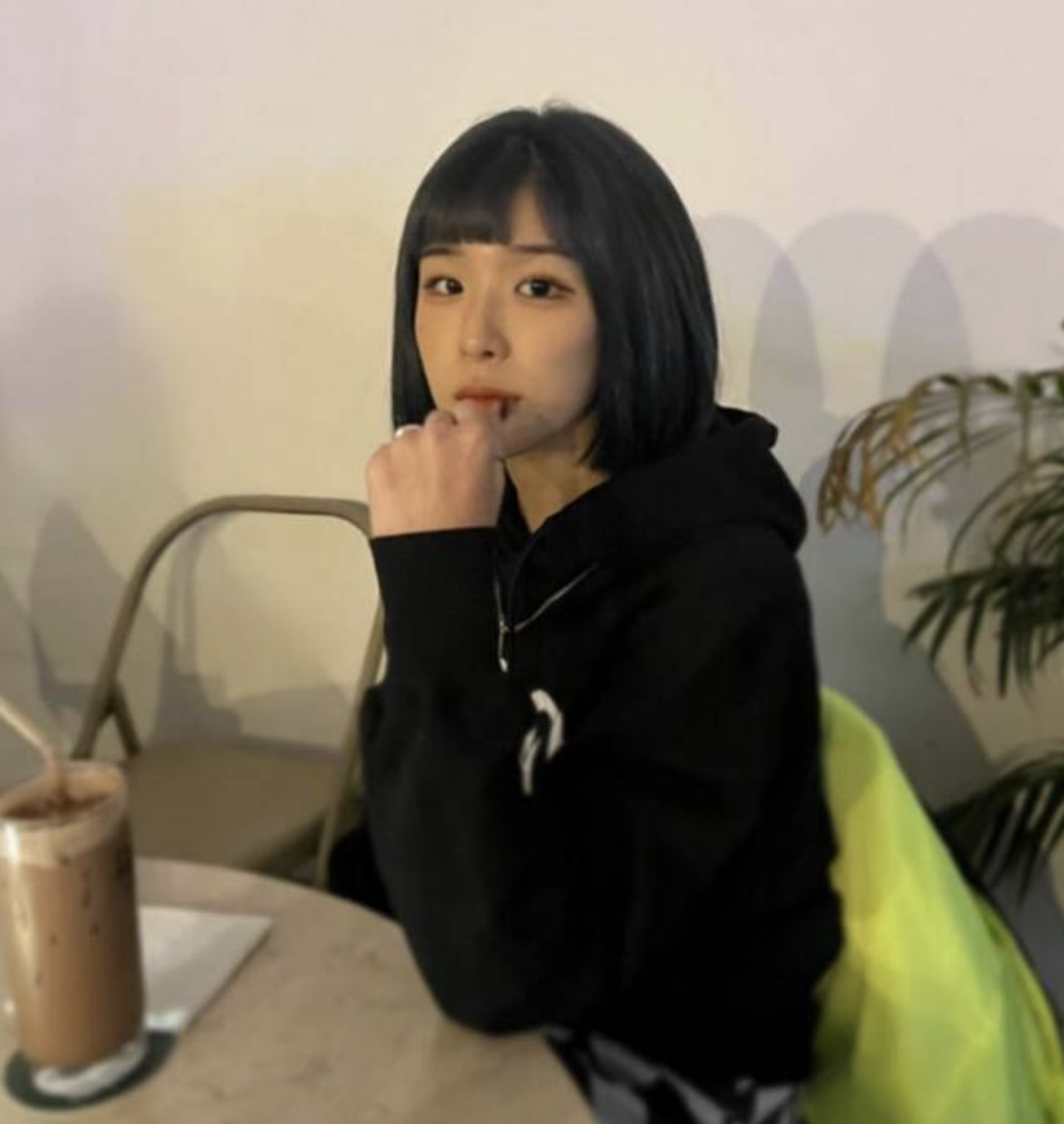 표바하 인스타 셀카 미모