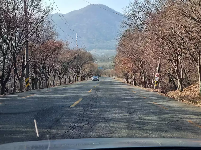 경사율 9%의 내리막차로를 가던 모습입니다.