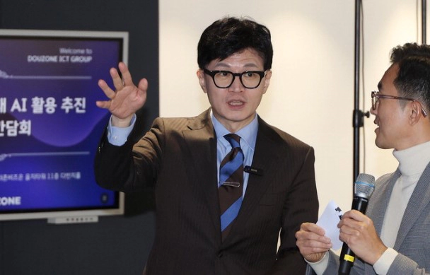 한동훈 비대위원장의 숨막히는 김건희 리스크