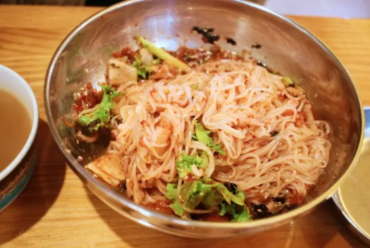노원역 25년 노포 인생분식 옛날 국수 멸치국수 숯불고기 주는 국수집 노원 상계동 맛집
