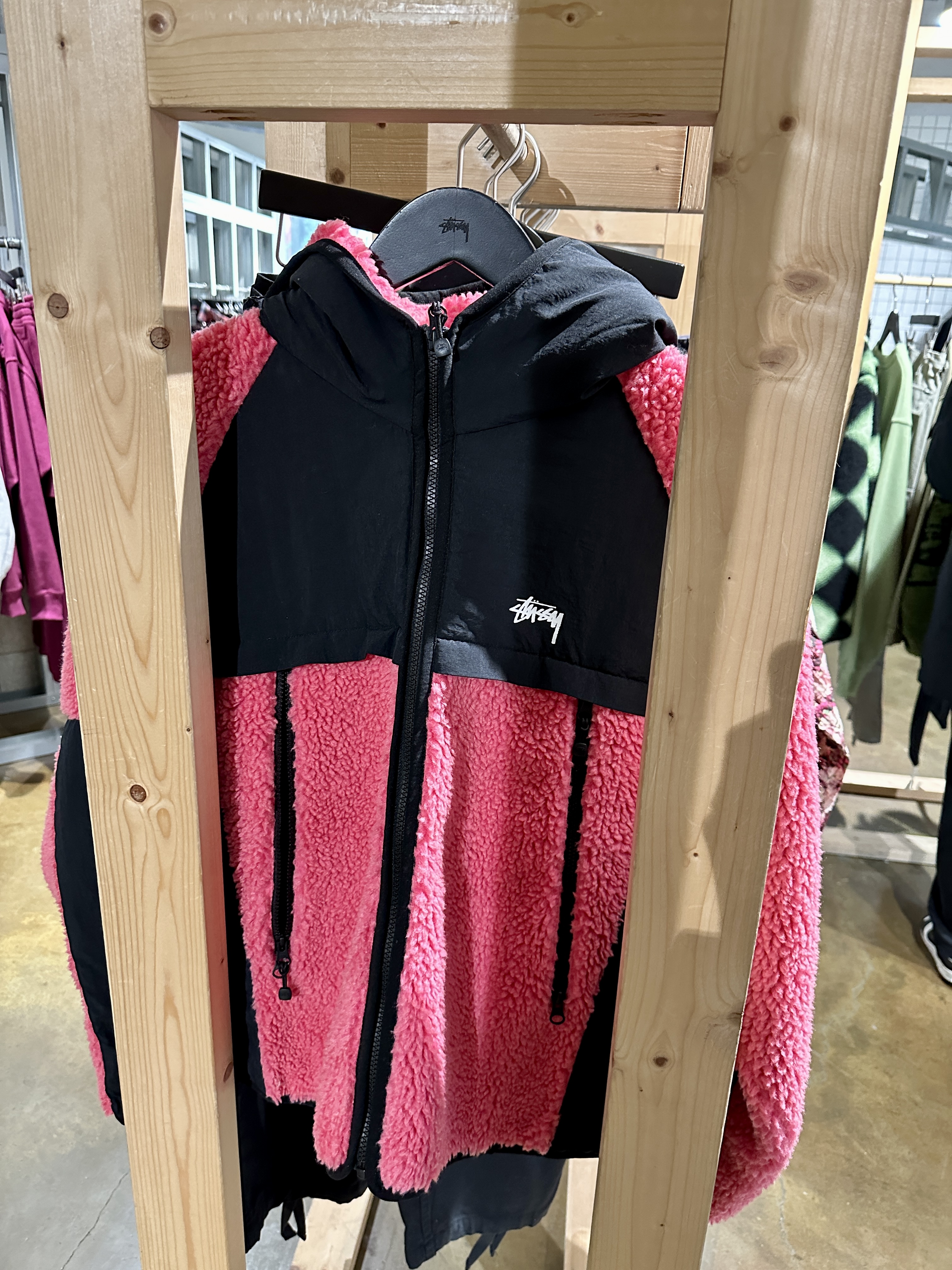 서울 스투시 매장 내부