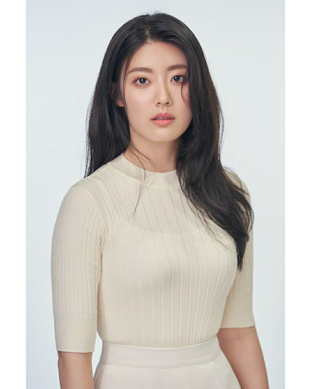 남지현
