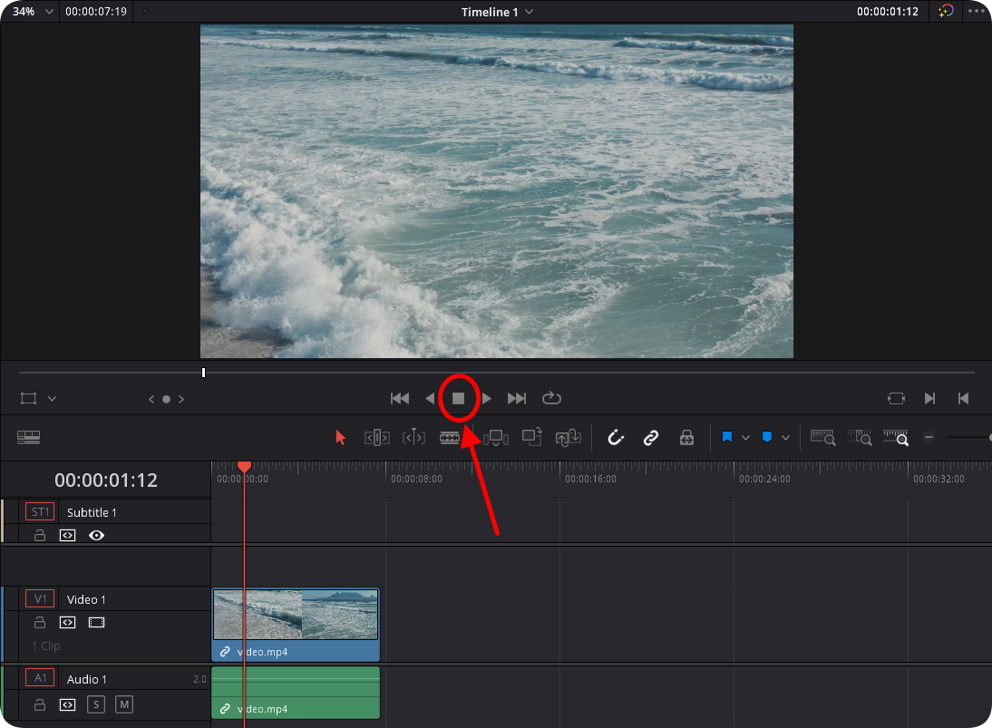 첫 번째 자막이 표시되야 할 부분에서 정지 버튼 클릭