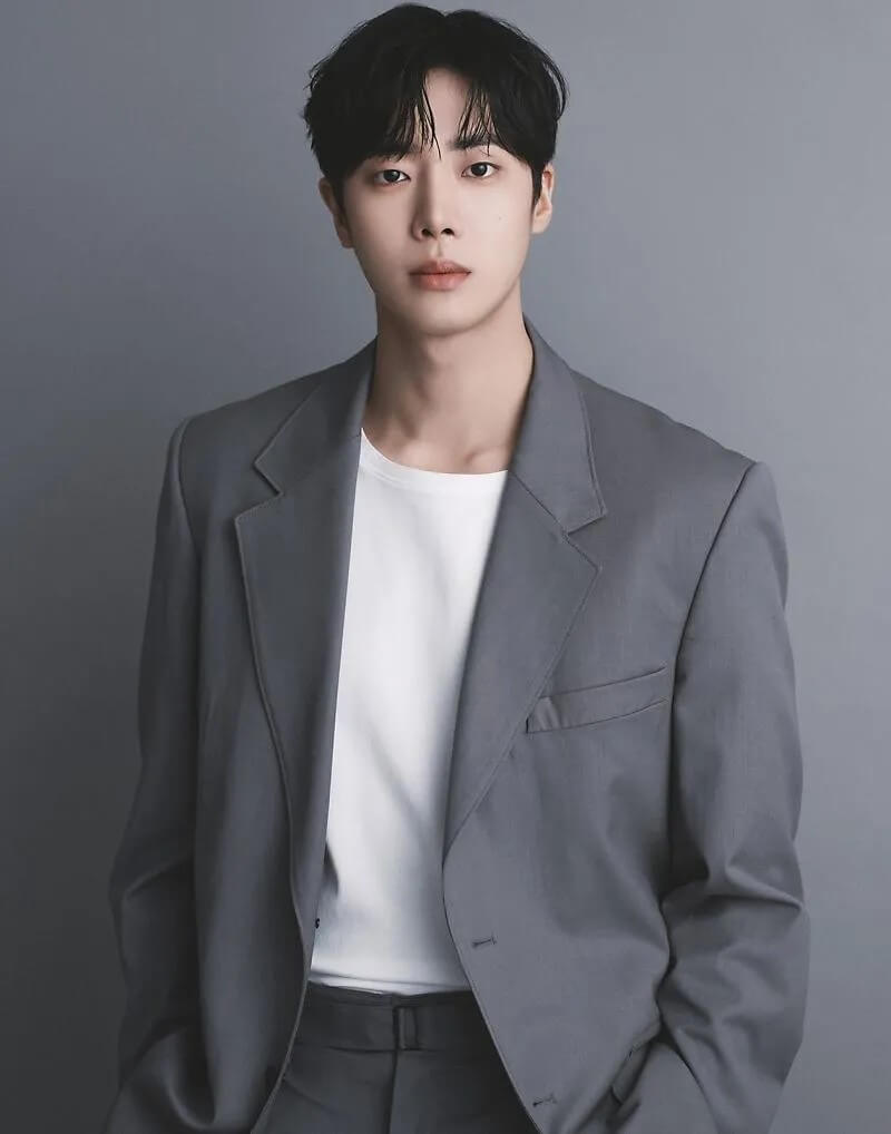 추영우 홍보 포스터 배견우역을 맡았습니다.