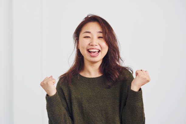 마음이 가벼워진 표정의 사람