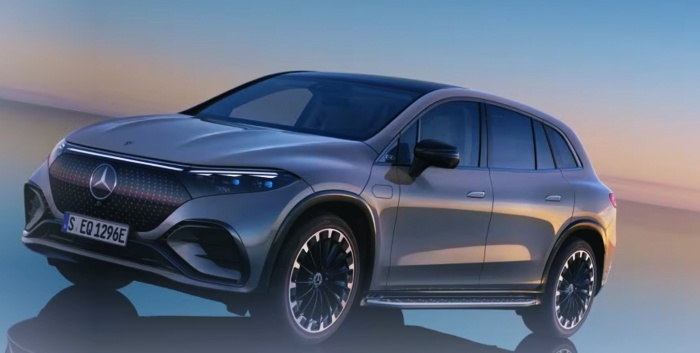 노을진배경-EQS-SUV