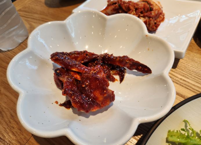 경기-시흥-맛집-불타는안창살-거북섬-반찬-간장새우-잡채-양념게장