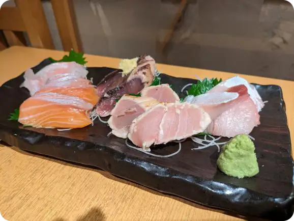 Hakkaisan-식당-사시미-3종모듬