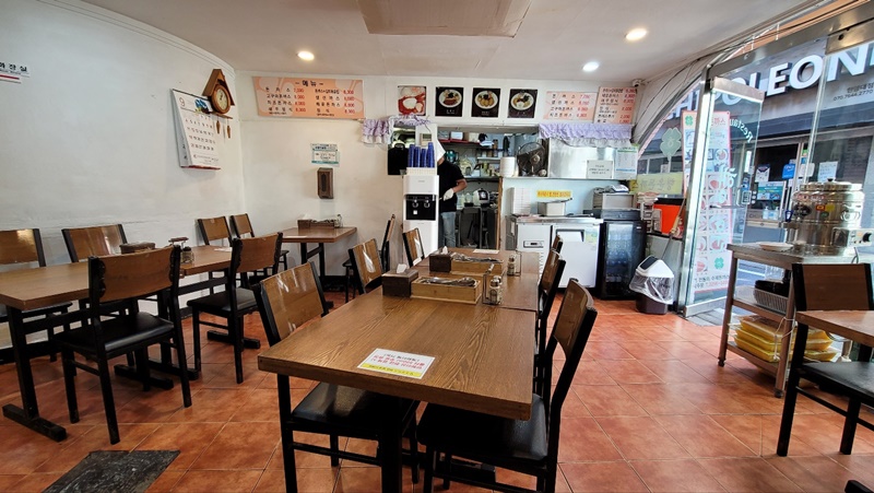 행운돈까스 - 매장 내부