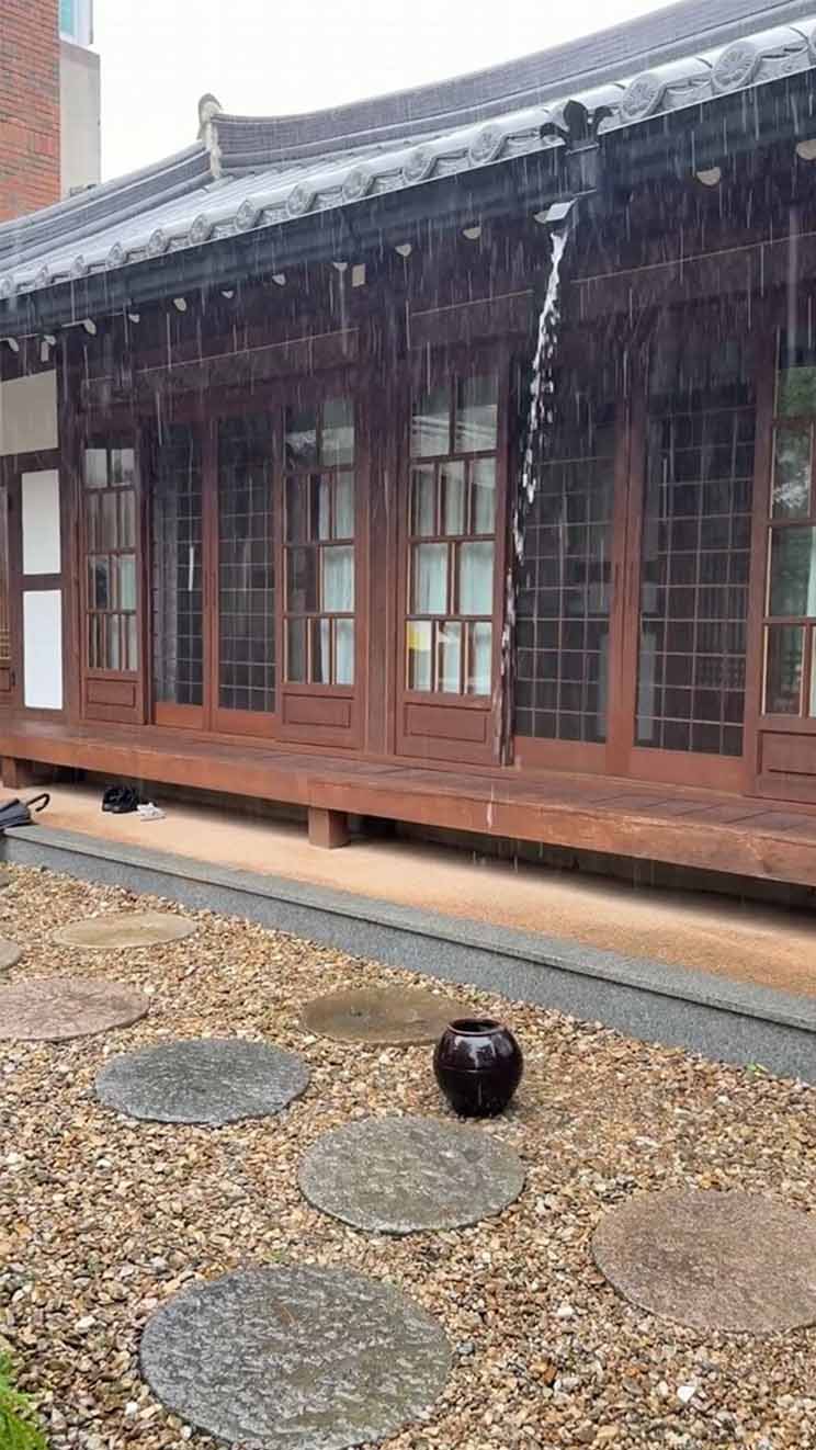 전주-한옥마을숙소추천-마당예쁜집-비오는날