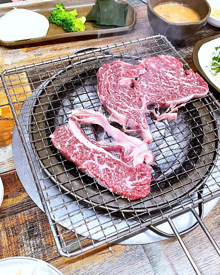 식객 허영만 백반기행 조성모 편 갈비살 숯불 갈빗살 구이 3대째 노포 집된장찌개 경주 맛집 소개