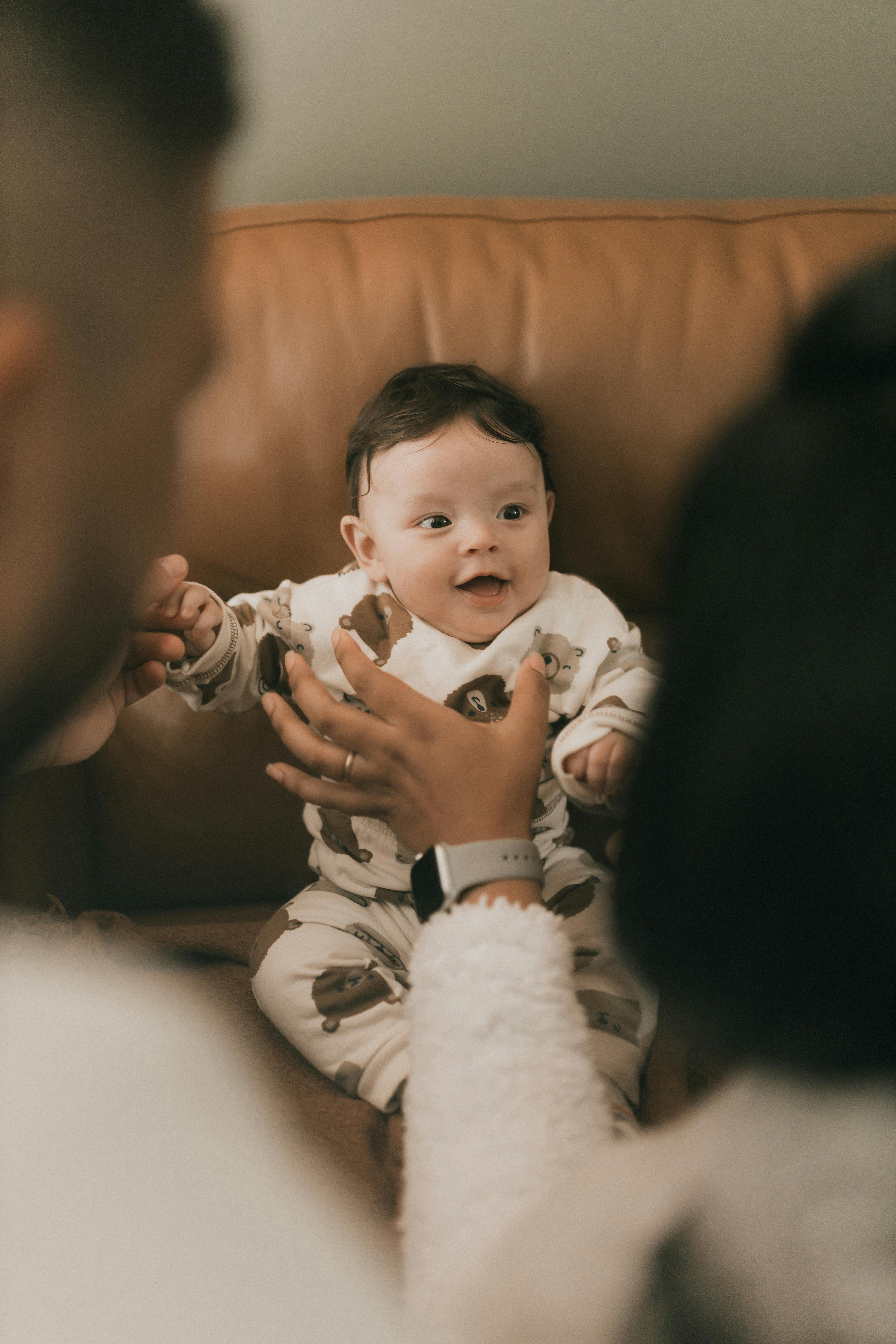 육아중인 모습 이미지