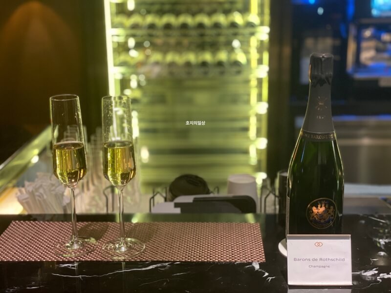 잠실 소피텔 클럽 럭셔리룸 레이크뷰 32층 - 샴페인