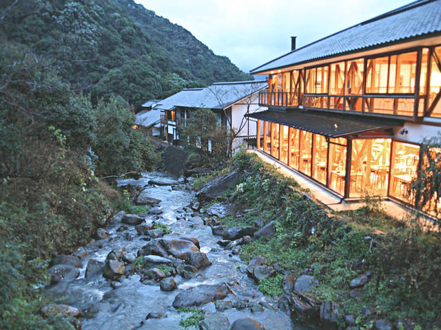 우레시노의 온천과 도자기 마을 여행