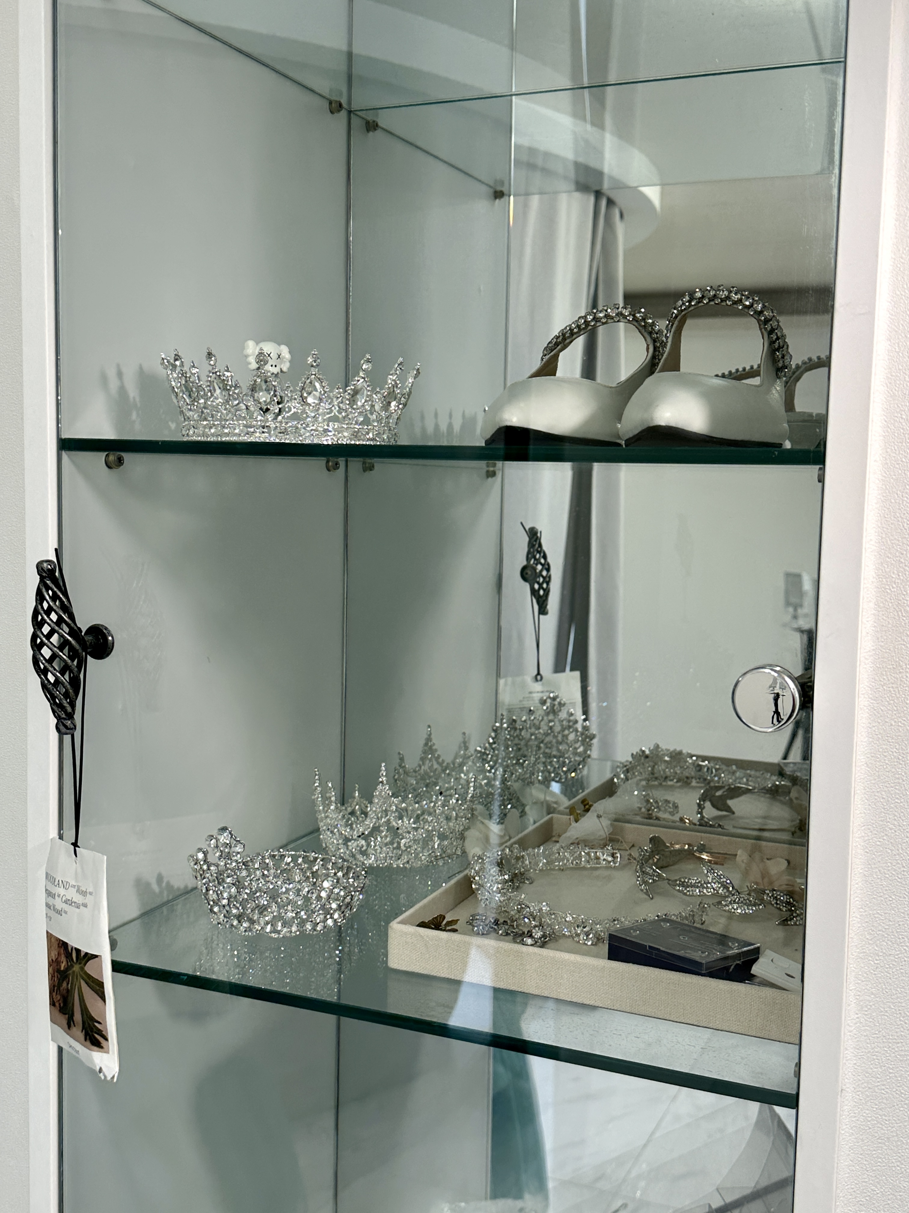 티아라와 장신 도구들