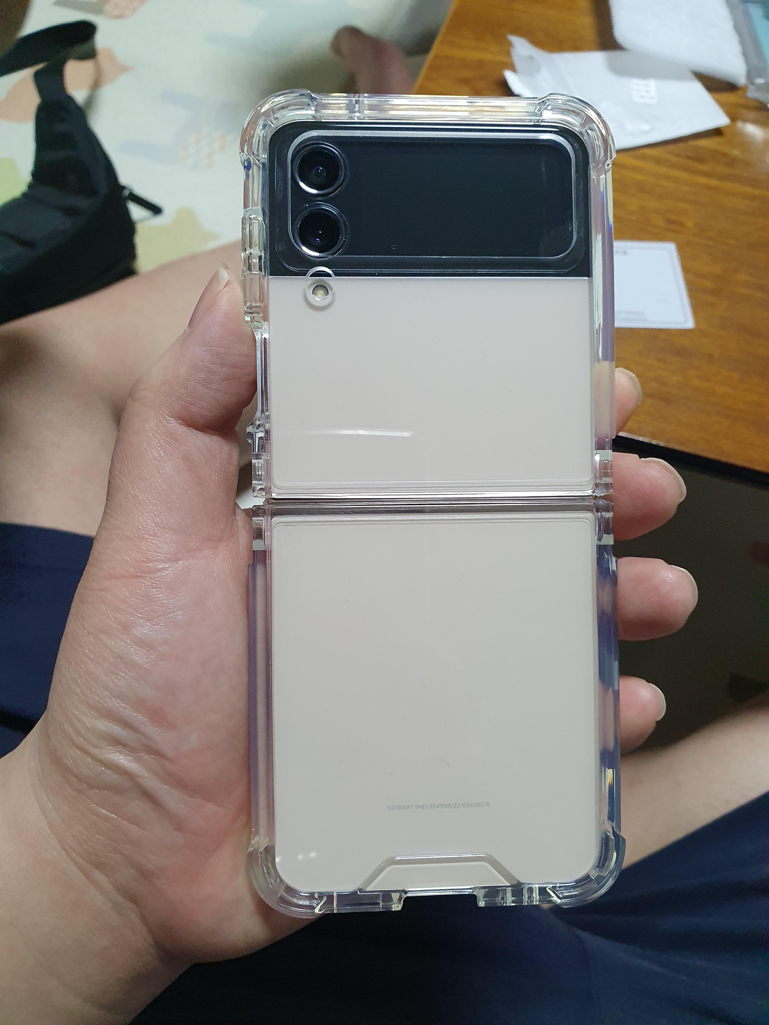 핑거링을 이렇게 제거가 가능은 합니다. 다만, 힌지 커버를 빼면, 기존 케이스가 빠질수 있는 구조입니다.