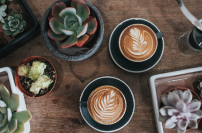 라떼 커피 사진