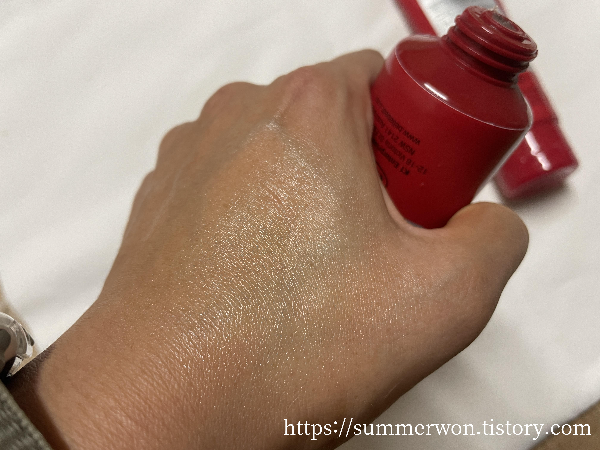 메디포포크림 손등 도포 후