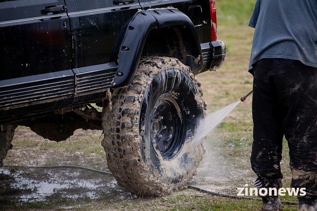 셀프세차 하는 법 첫번째
고압수로 세척