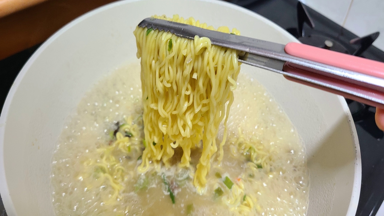 기대하면서-끓인-라면