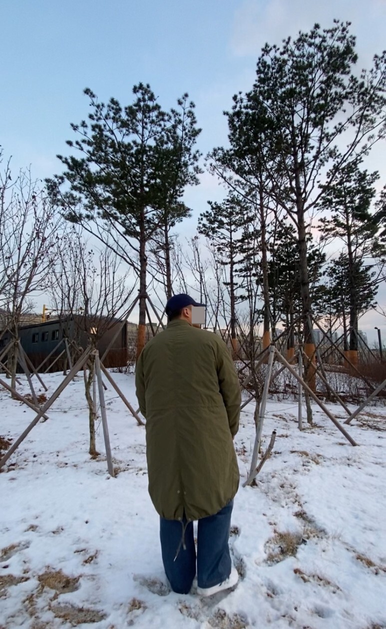 데일리룩(오뭘입)나이키 헤리티지 86 퓨추라 워시드 볼캡, 유니클로 모크넥 니트, 인더스트 개파카 M65 피시테일, 에러스익셉티드 왁스드 데님팬츠, 아디다스 아디코트, OOTD