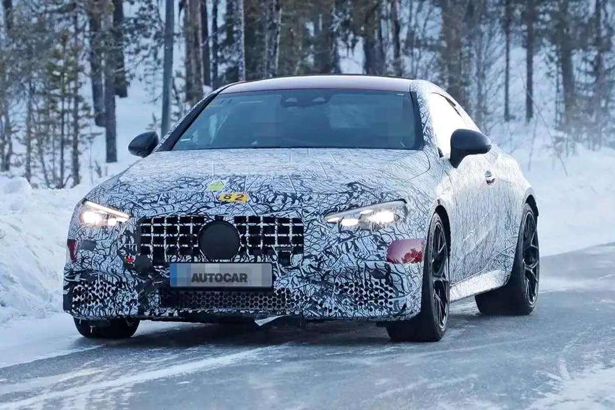 메르세데스-벤츠가 고성능 디비전 AMG 신모델 'CLE 63'에 V8 엔진을 채택할 가능성을 언급해 주목받고 있다.