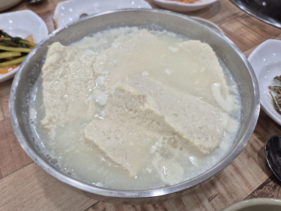 춘천 칠전동 두향손두부 칠전점 대표 메뉴 하얀손두부