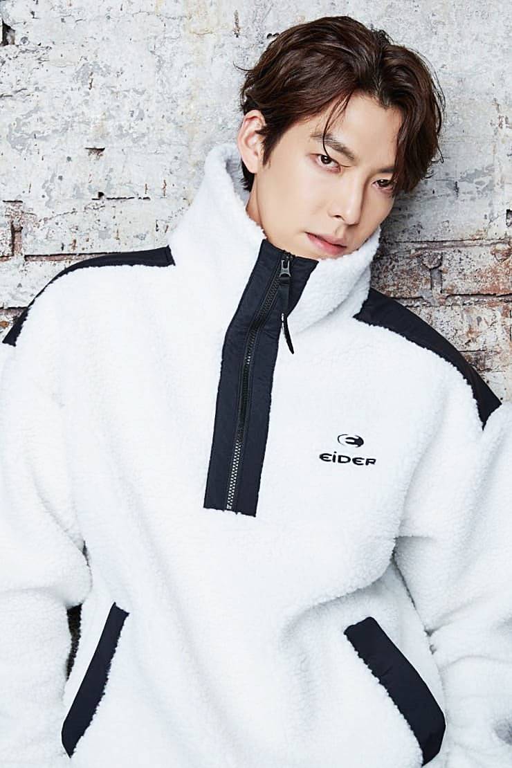 배우-김우빈