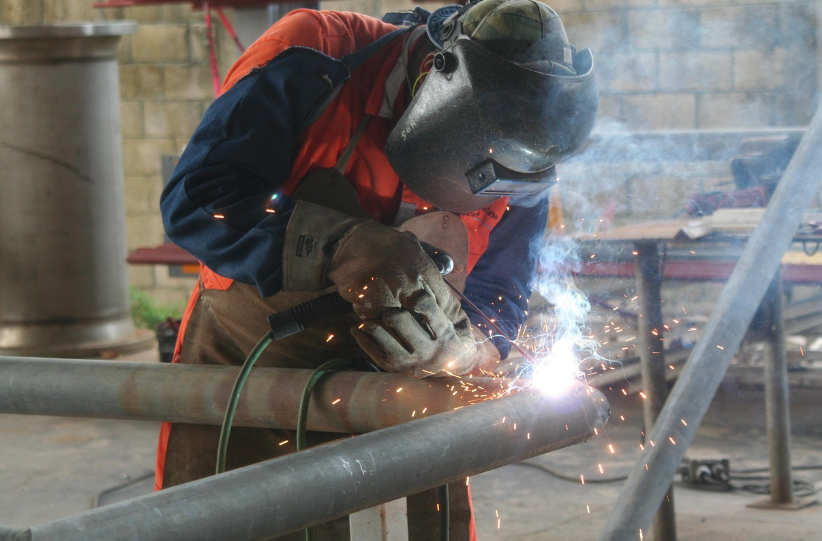 용접기의 작동하는 모습