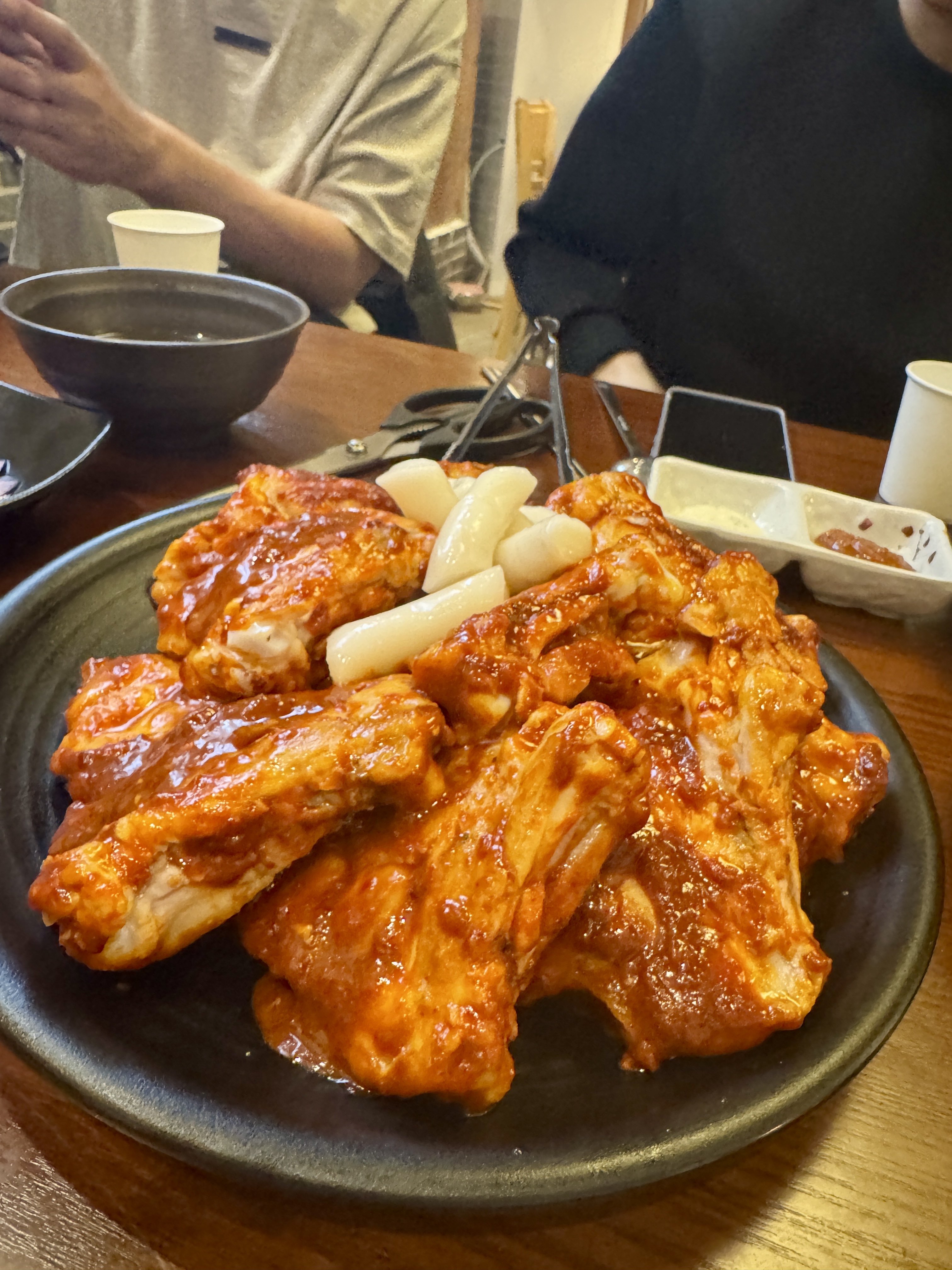 칠오닭갈비 양평서종점&amp;#44; 양념이 자르르 흐르는 숯불닭갈비 한 접시