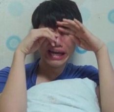 애인이-떠나-슬퍼서-울고있는-남자-이별-통곡