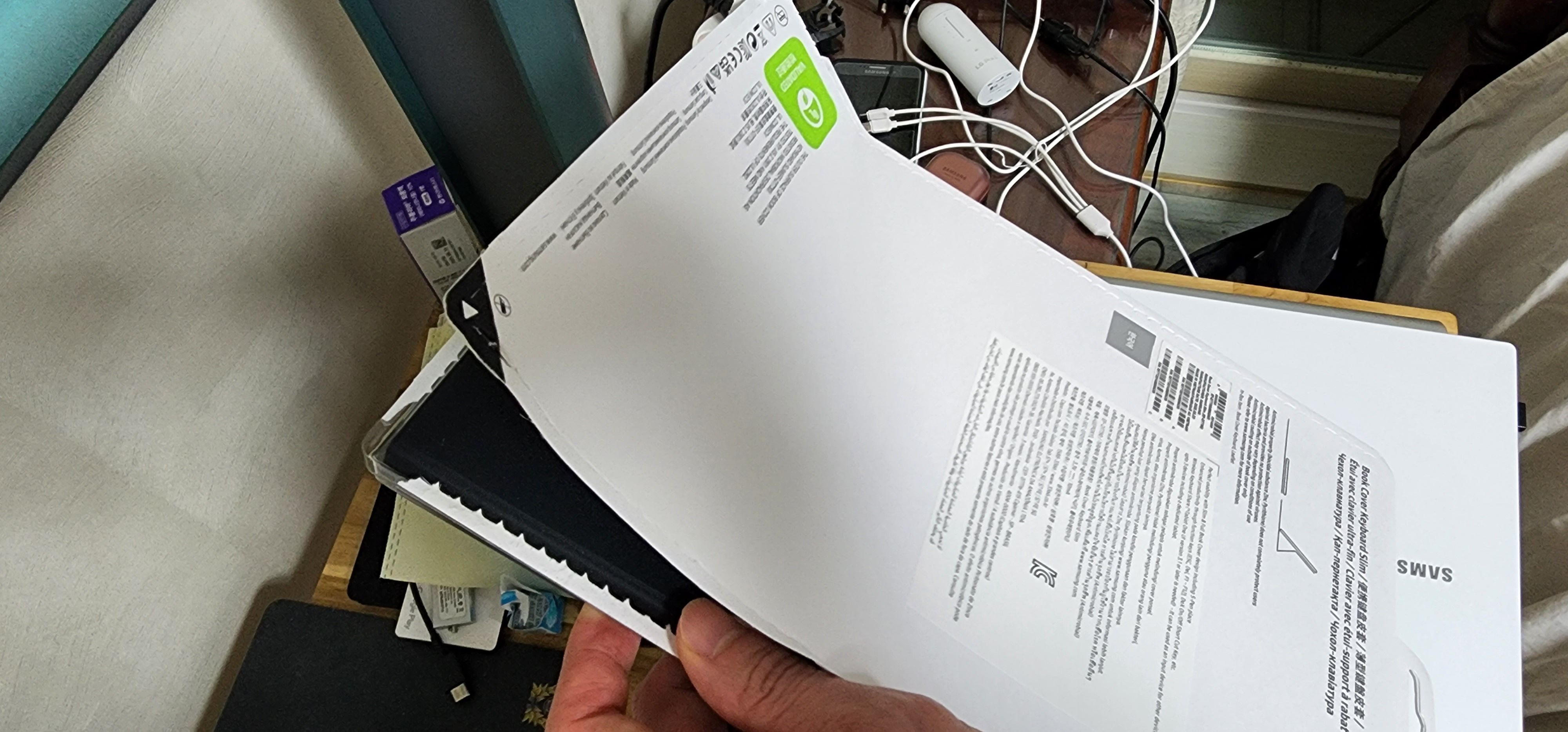 갤럭시탭S7+_북커버키보드_장착_07