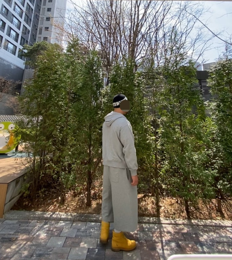 데일리룩('26. 4. 4.)마뗑킴 MatinKim 비니, 토피 스웻 집업 후드티, 토피 벌룬핏 와이드 팬츠, 시부야 빈티지 티셔츠, 나이키 롱삭스양말, 팀버랜드 6인치 워커 부츠