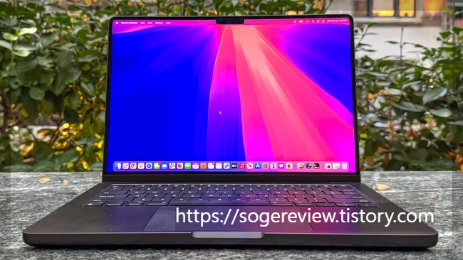 MacBook Pro M5 및 M6 모델 선택 가이드: 성능, 디자인, 가격을 고려한 최적의 구매 시점 제안