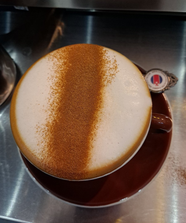 따뜻한 카푸치노 한잔